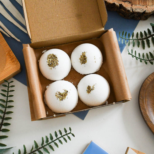 Breathe Shower Steamers | Eucalyptus, Rosemary & Peppermint Aromatherapy | Energising & Refreshing Shower Fizzers | Set of 4