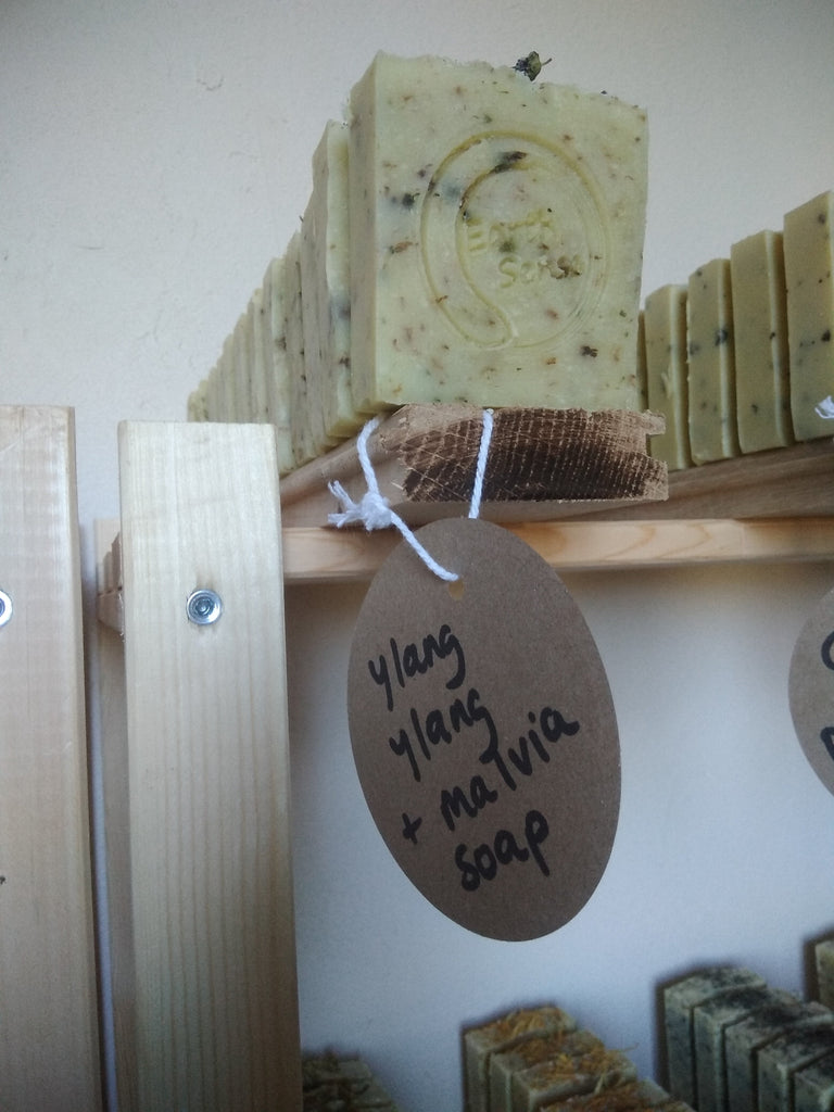 Organic Certified Solid Soap - Sandalwood with Shredded Comfrey Leaves 90g - Earthsenseorganics
