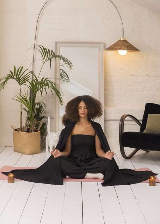 Black Shawl Scarf – Merino Wool Oversized Wrap