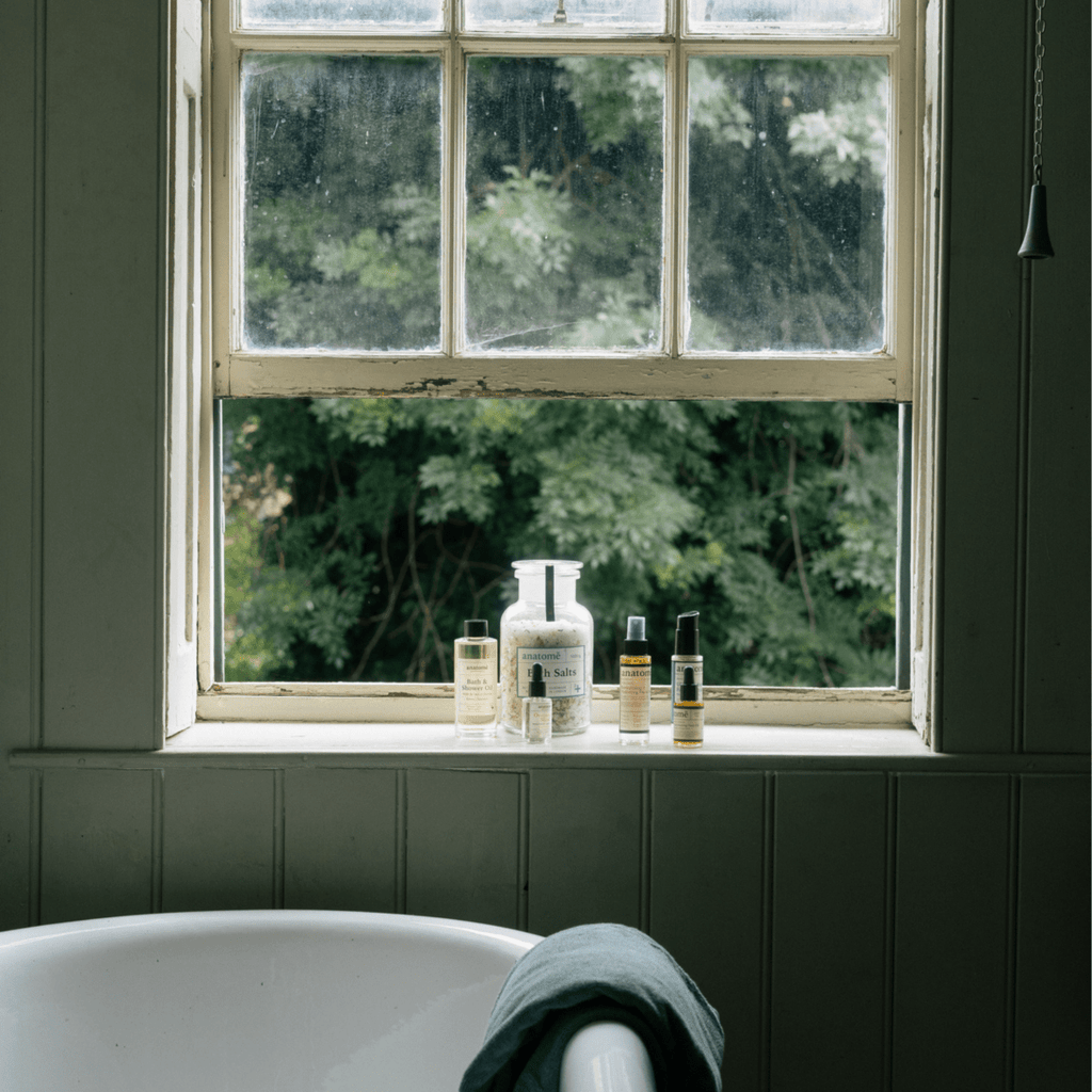 A mineral-rich salt blend with essential oils to promote relaxation, recovery, and deep, restful sleep. - luxury bath salt