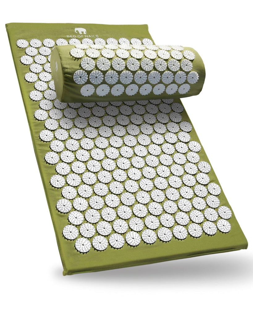 green shakti mat - best acupressure mat and pillow set - bed of nails gren shakti mat set 