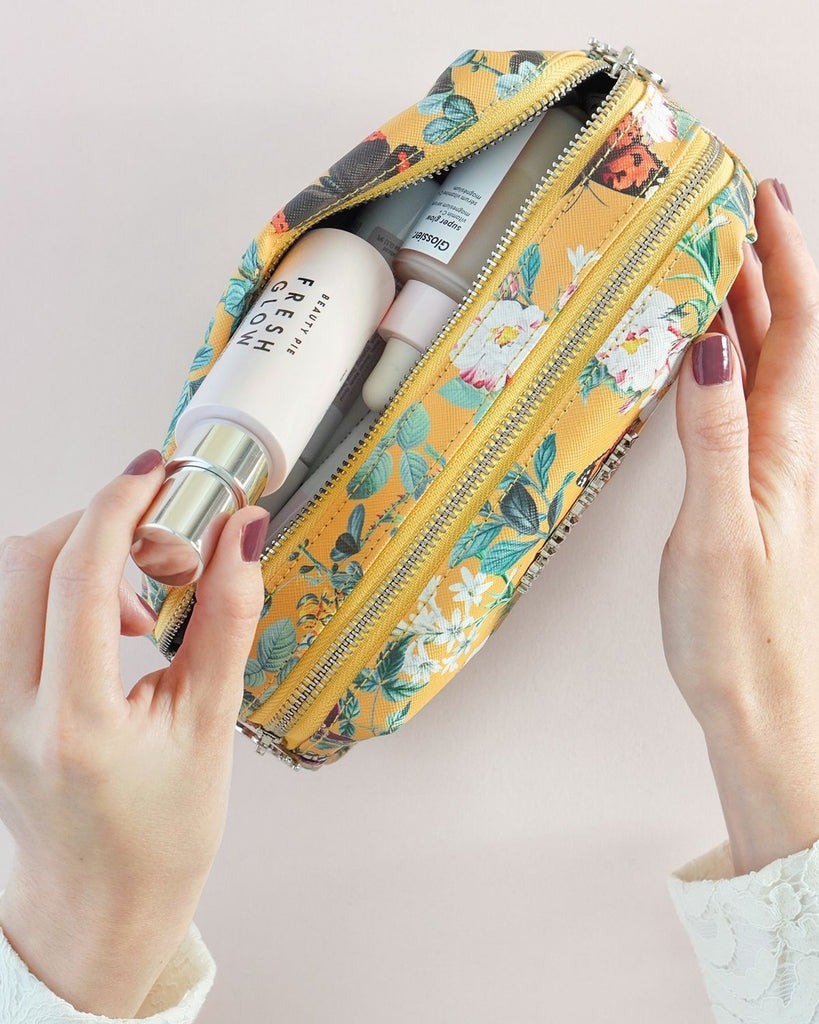 Essential Wash Bag. Sustainable Beauty. Ethical accessories.