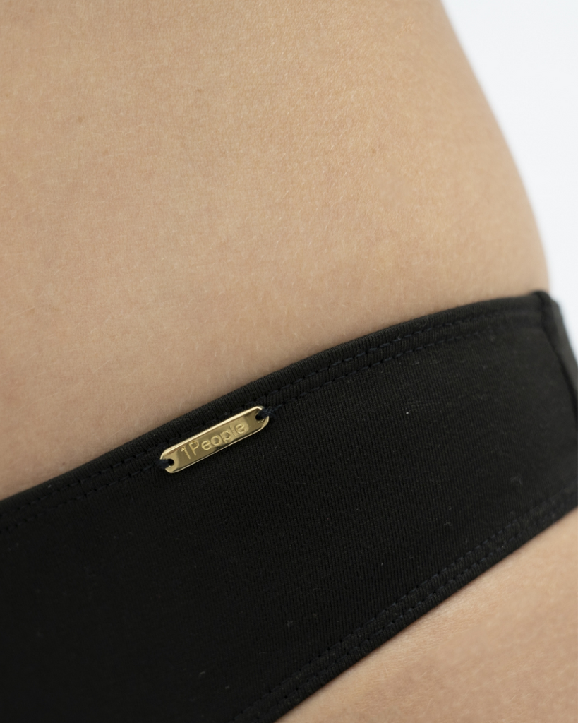 1 People Black G string brief for the ultimate antibacterial experience. Made with Tencel Fabric